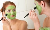 How to make a cucumber face mask?